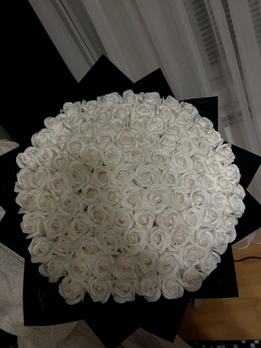 Buchet 101 trandafiri săpun/personalizat cu initiala/imperiali glitter