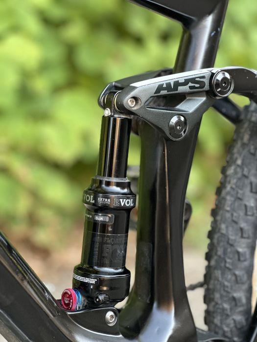 Карбонов велосипед BMC Agonist 02 29”