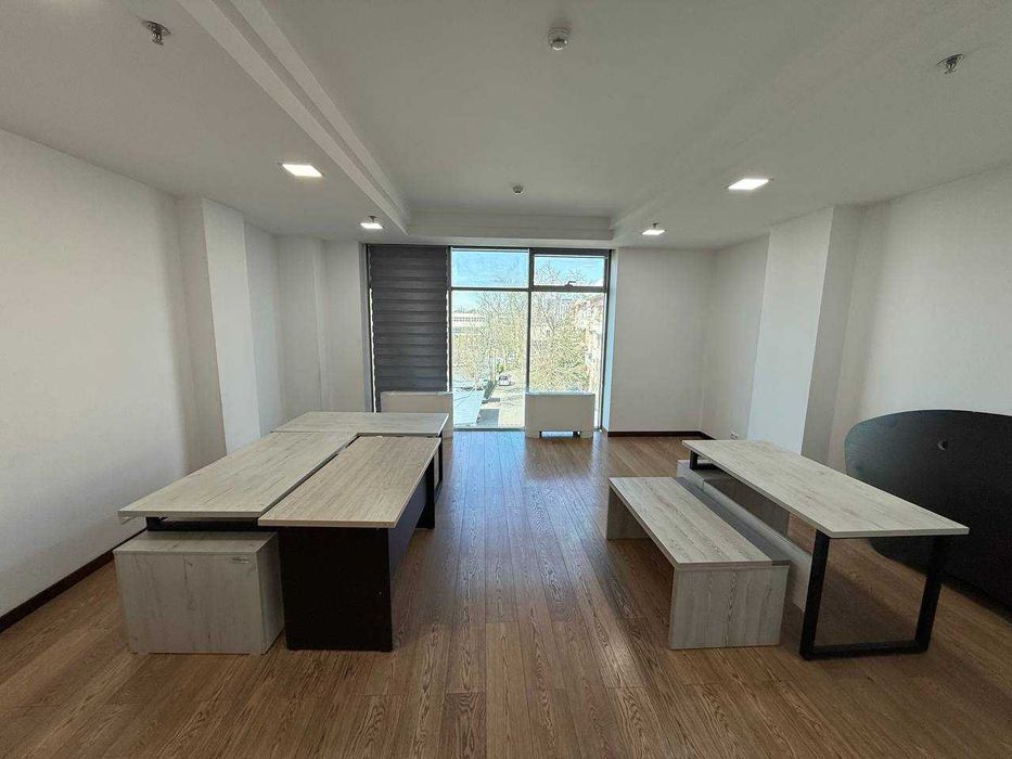 Сдаётся офис в БЦ UzOman Юнусабадский район R25