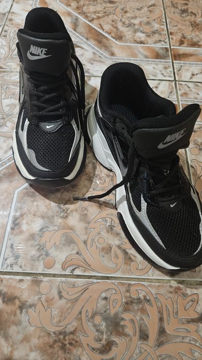 Дамски маратонки Nike