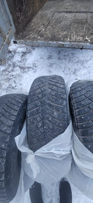 Продам резину комплект R17NEXEN