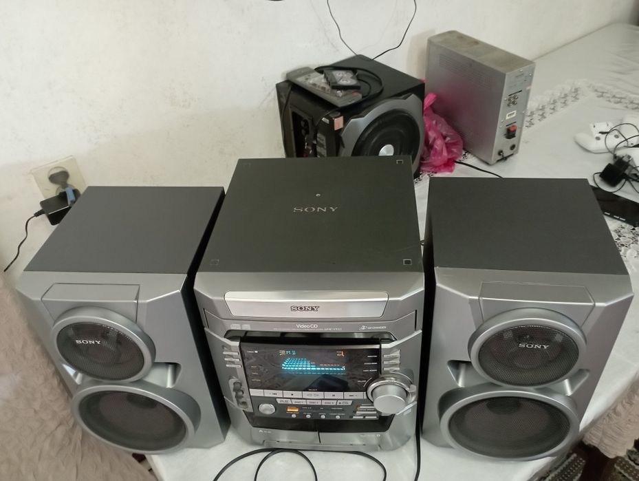 Продам музыкальный центр SONY