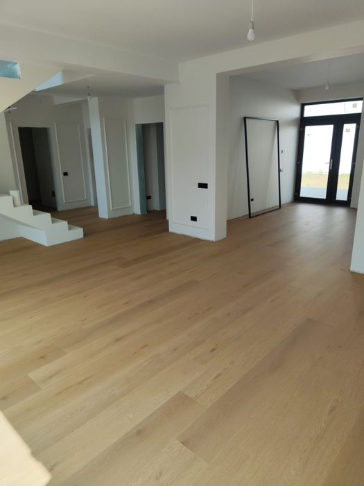 Montaj parchet laminat,SPC,herringbone,plinta,cornisa,incadramente,usi,trepte din lemn,plinta