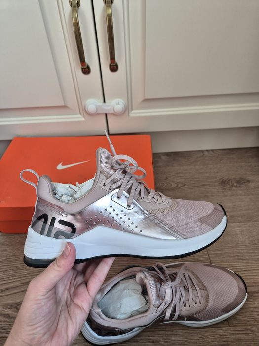 Дамски маратонки Nike air max bella tr3