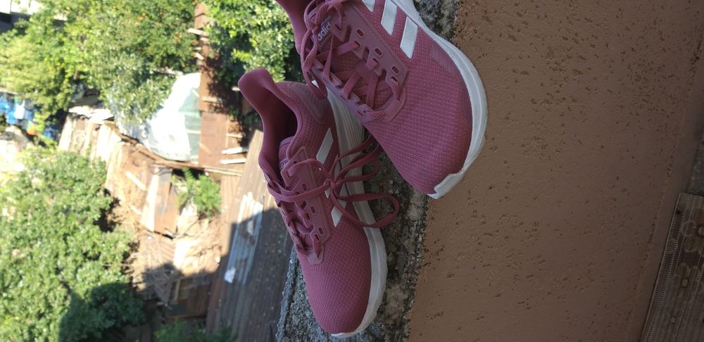 Маратонки на адидас.кецове адидас