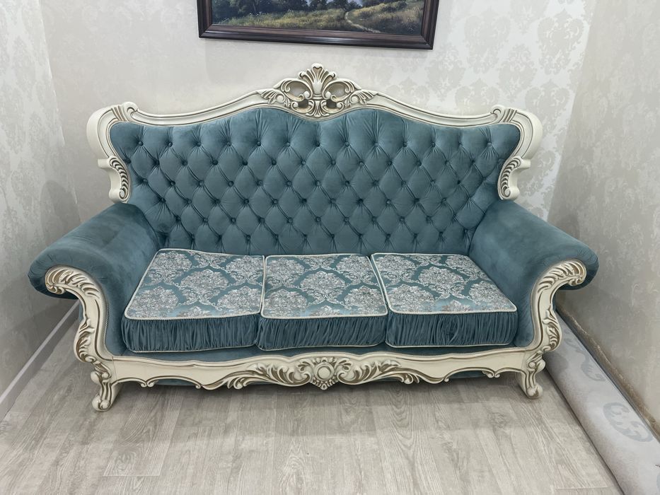 Продается диван.