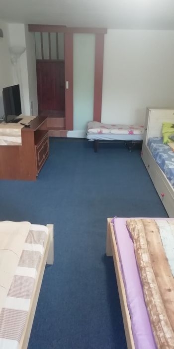 Închiriez spațiu Ptr muncitori 4 persoane la casa