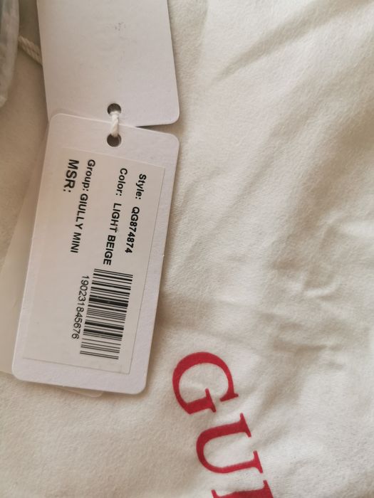 Нова, оригинална дамска чанта Guess