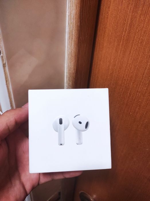 Наушник Airpods 4