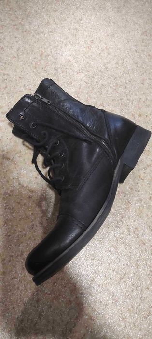 Мъжки боти от естествена кожа.