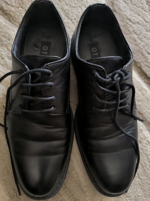 Елегантни черни обувки