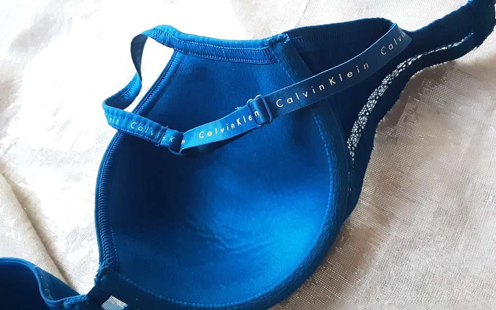 CALVIN KLEIN оригинален сутиен 70DD