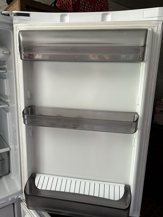 Холодильник Ariston