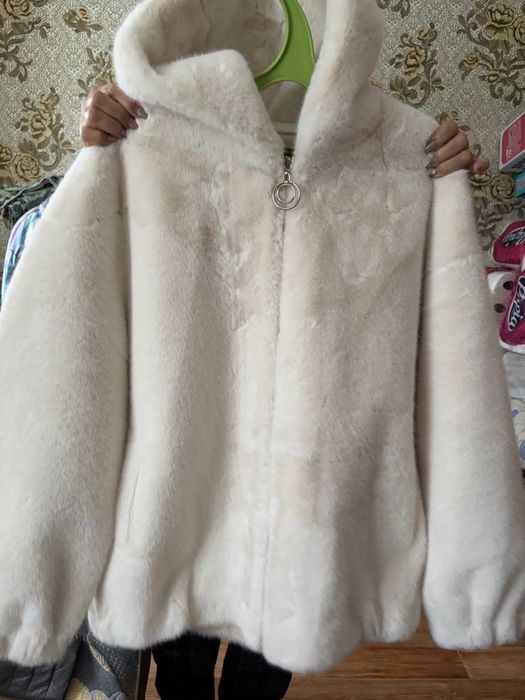 Продам шубу не натуралка