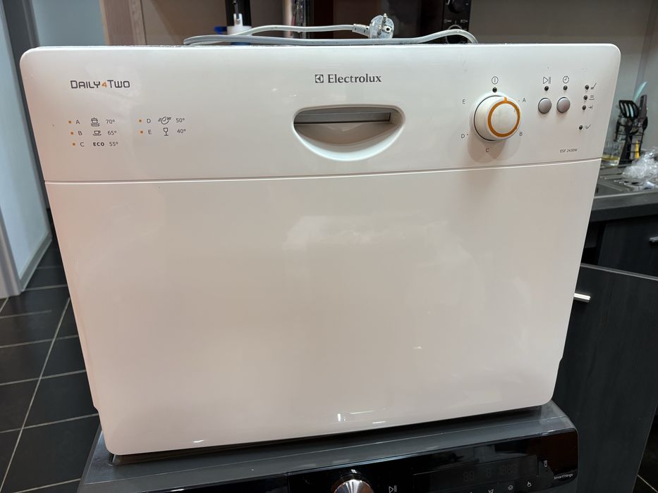 Съдомиална машина Индезит малка