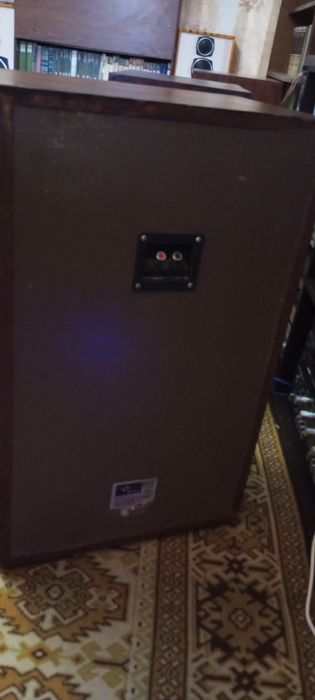 Продаю колонки Peerless 1120