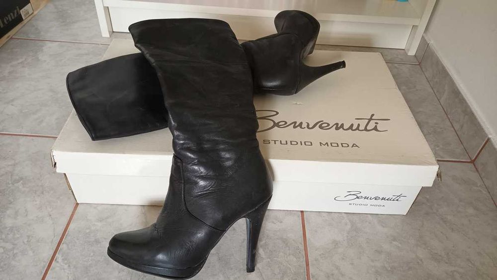 Vand cizme dama mar. 35, din piele, puțin folosite