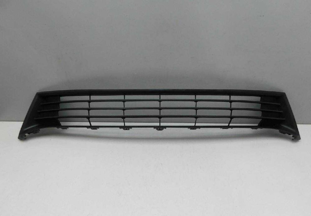 Решетка бампера Toyota Corolla 14- Тойота Королла 14-