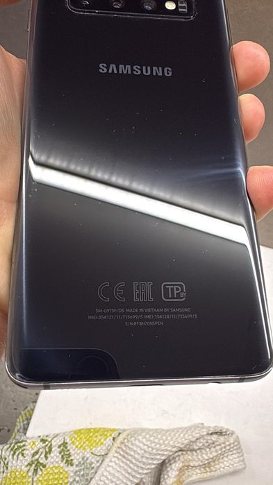 Продам Samsung s10