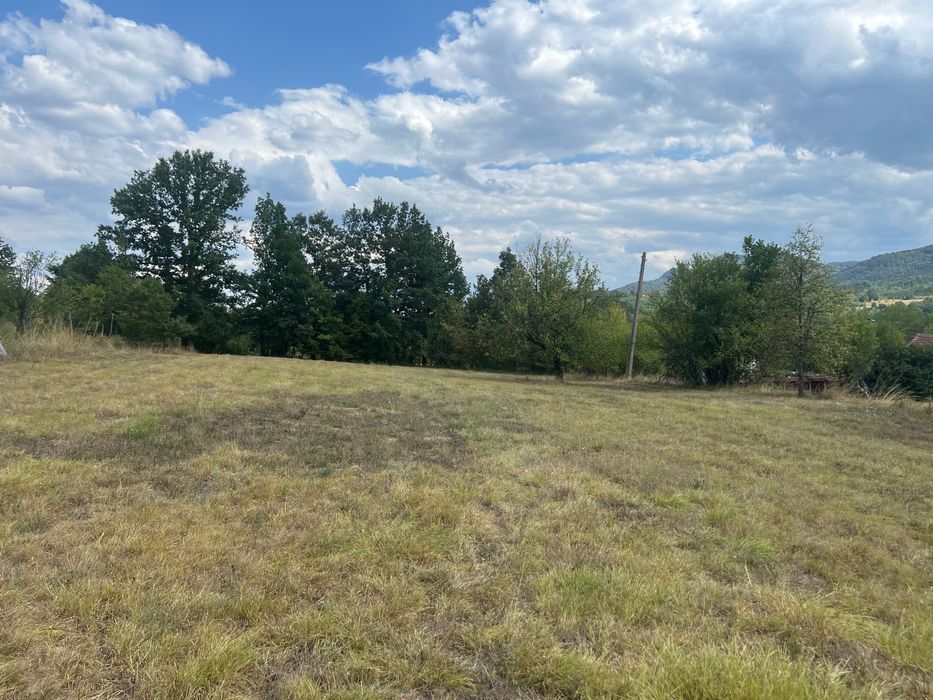 Парцел за продан