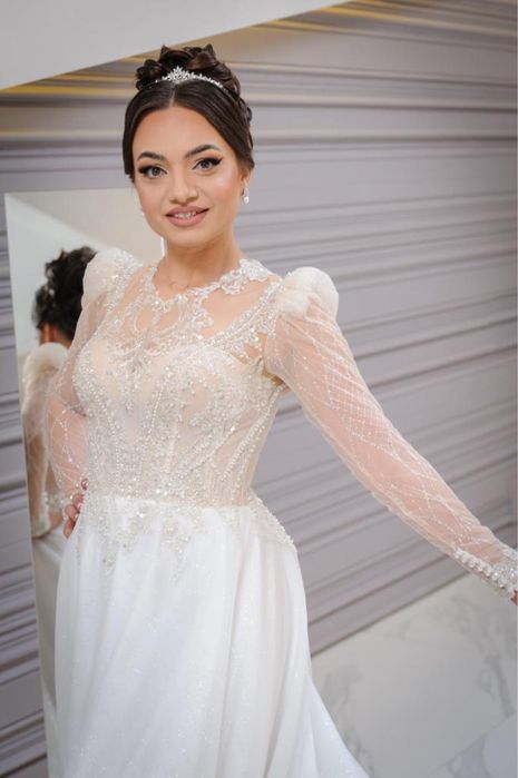 Rochie mireasa model 2024