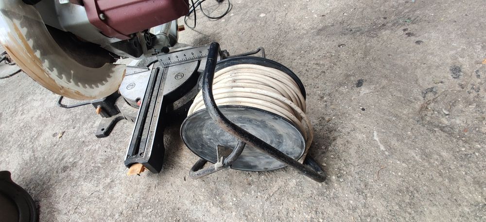 Rolă cablu 30m (1,5mm²) cu împământare şi 4 posturi – Preț fix 130 RON