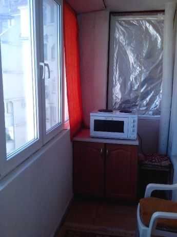 Дава се под наем Двустаен апартамент в Бургас, Славейков - 65 кв.м за 195 € - Снимка #2