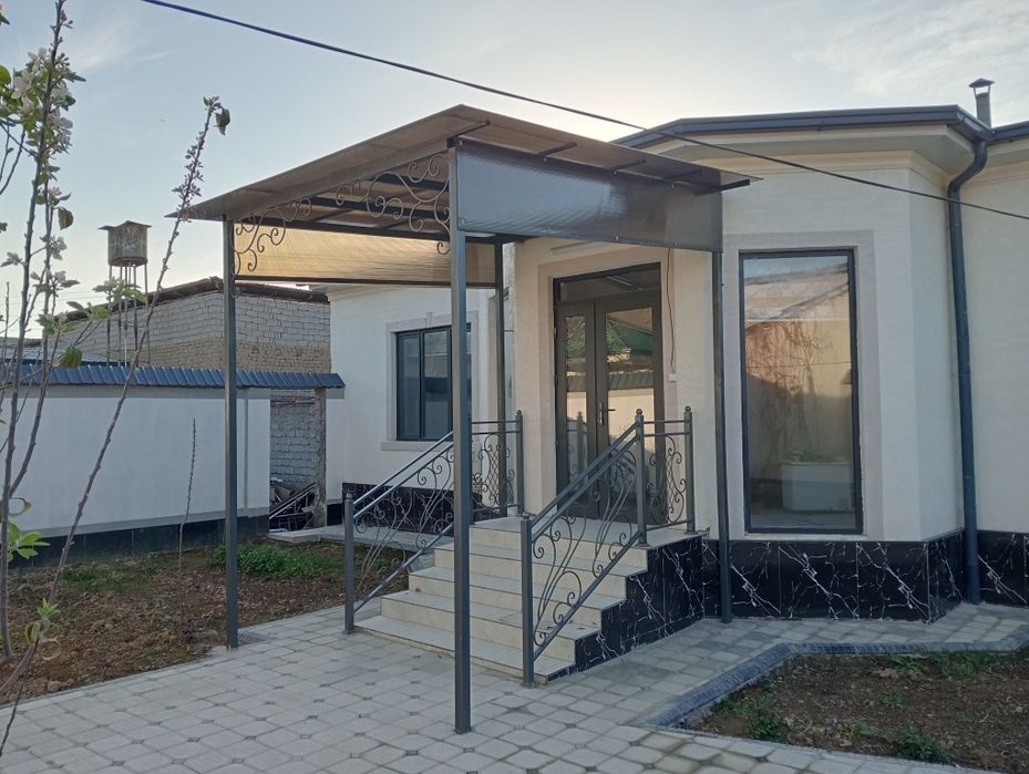 Tayyor hovli sotiladi 2 hona