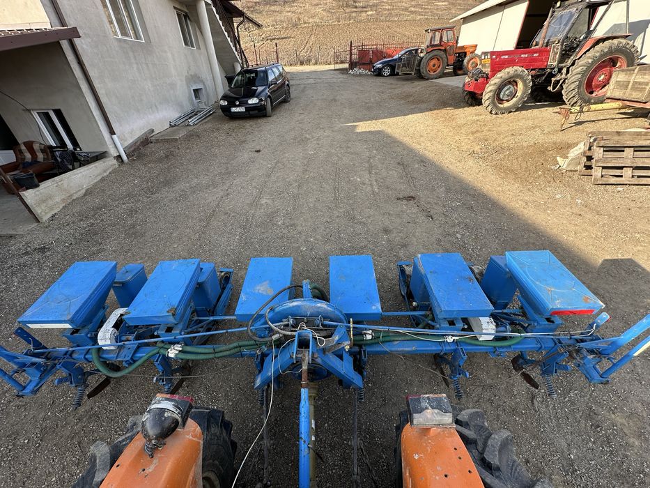 Semanatoare porumb SPC6 si presa balotat NewHolland 270