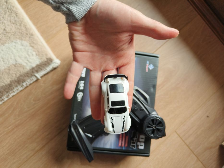 Mașină cu telecomandă RC 1:64 gen Hotwheels