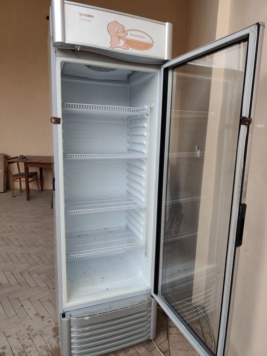 Холодильник витрина