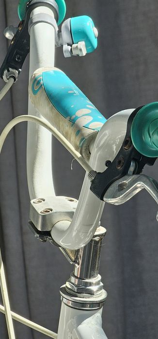 Продам детский велосипед Adore