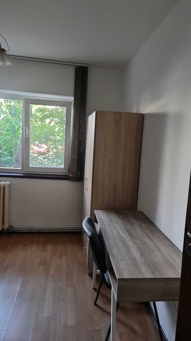 Inchiriez apartament 4 camere