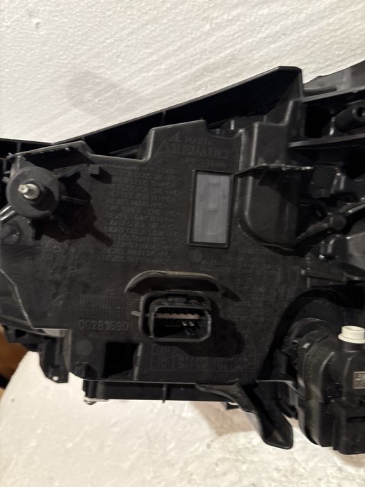 Фар Renault Megane 4