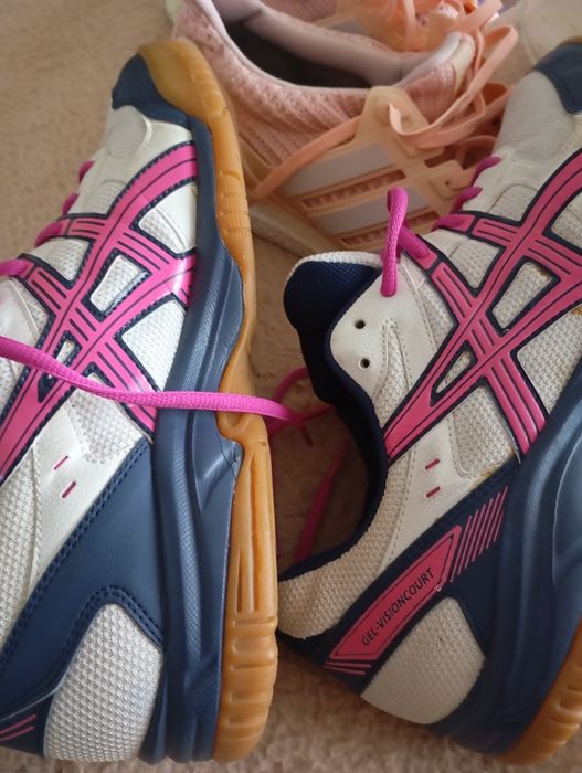 Adidasi Asics noi măr 42,interior 26,7 cm
