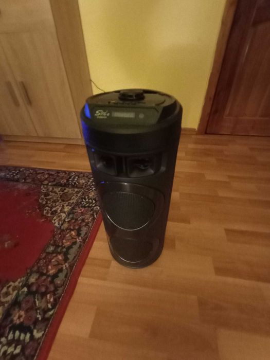 Vând Boxă portabilă