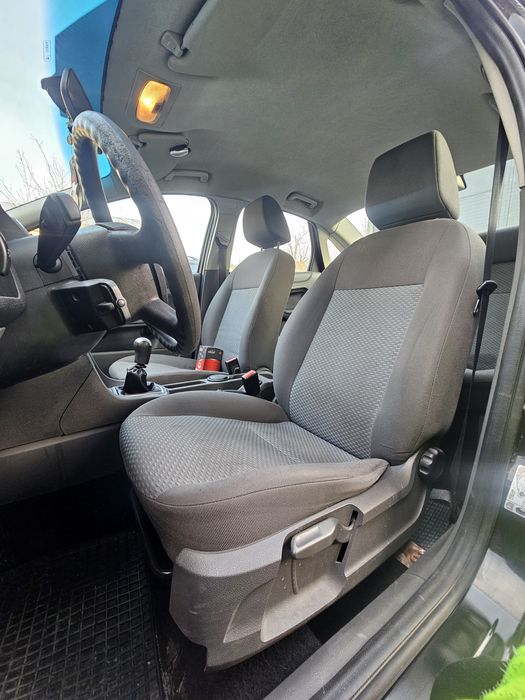 Ford focus 1.6 benzina 2007  5000lei