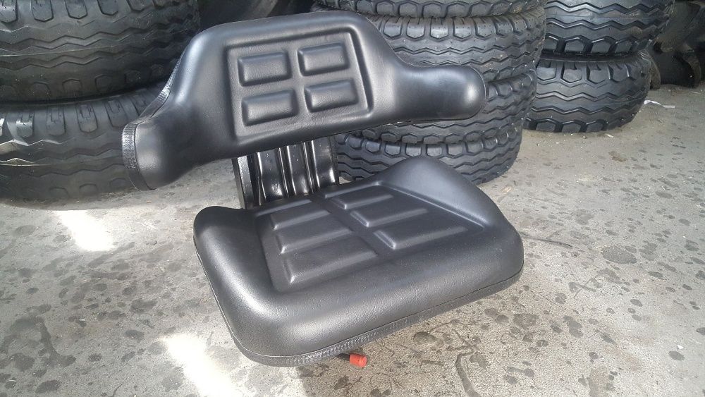 Scaun tractor cu triplu reglaj talpa universala scaune noi 445 u650