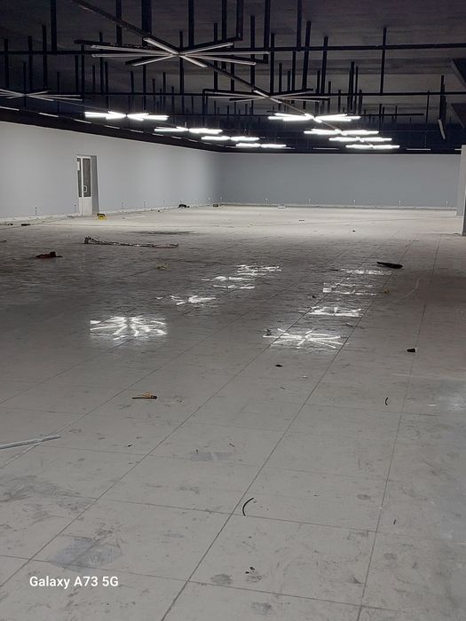 Савдо биноси ижара берилади  эски шаҳарда жойлашган  3000.Мк