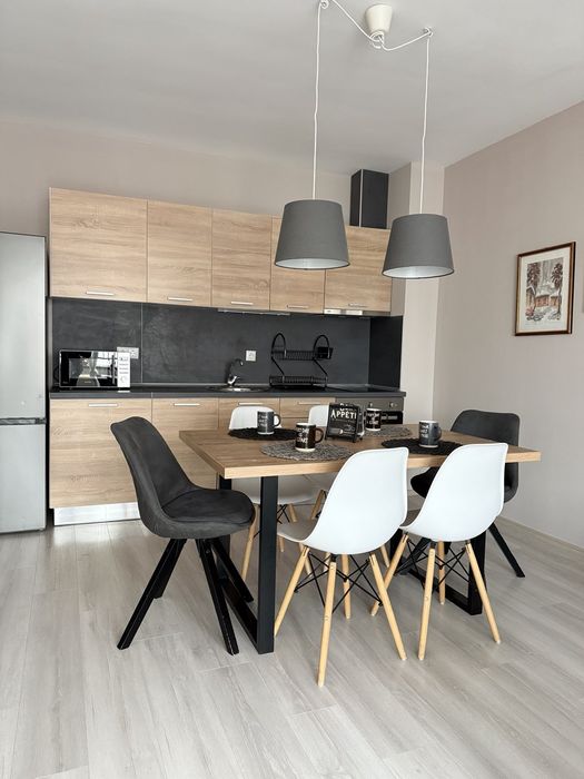 Дава се под наем Тристаен апартамент в София, Студентски град - 109 кв.м за 887.4 € - Снимка #1