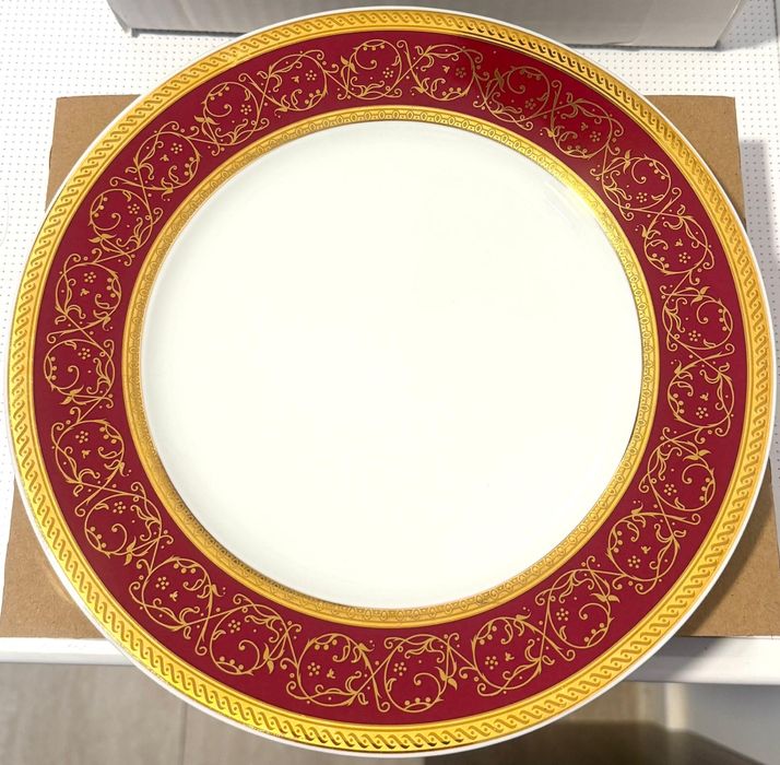 Set farfurii portelan THUN 19 piese