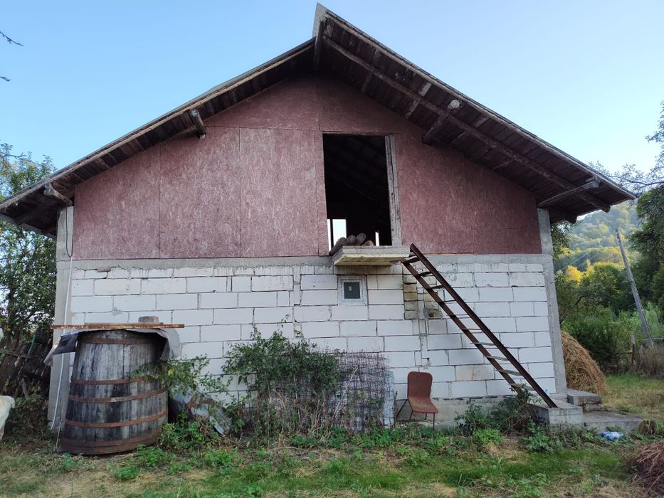Vand casa si teren