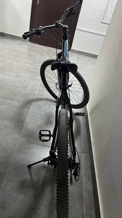 Велосипед мтб в черно синем цвете