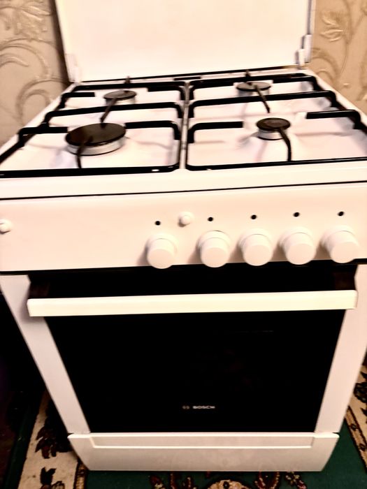 Продам газ плиту  рабочая Бош
