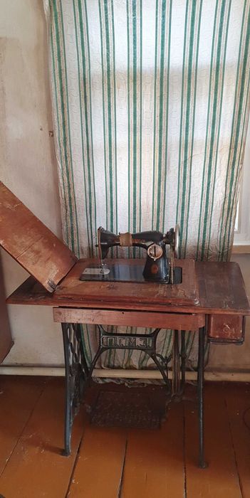 Швейная машинка Раритет