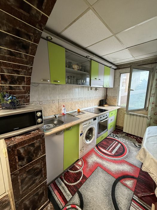 Apartament 2 camere, etaj 1, Micro 4 – centrală proprie, balcon, beci, mobilat – Lugoj