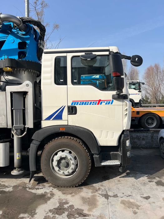 Автобетононасос Howo Jiuhe JH38 на шасси HOWO TX (38 метр)