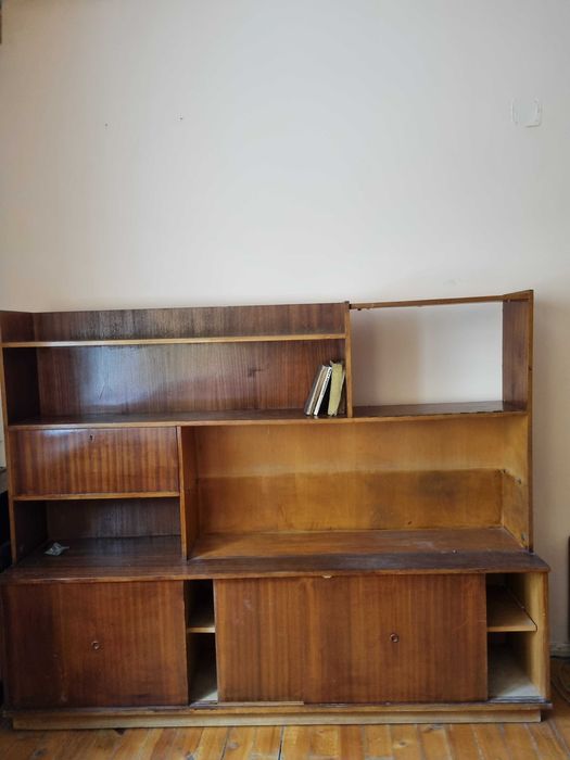 Гардероб, нощни шкафчета, секция / скрин. Мебели от масивно дърво