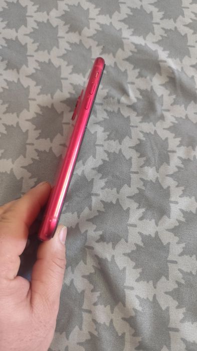 iPhone 11 product red