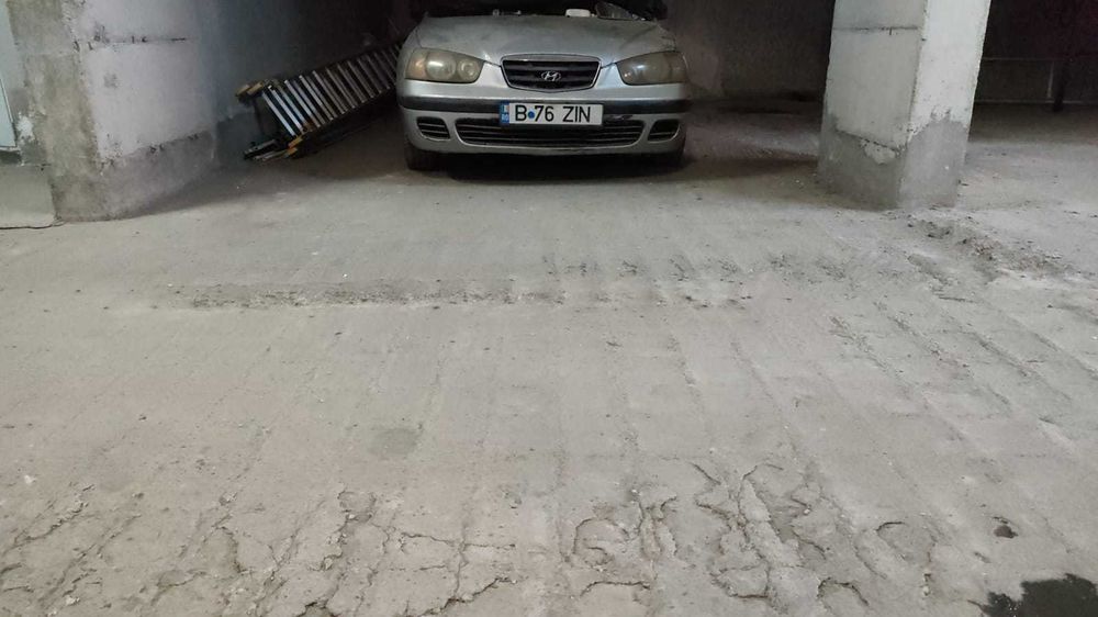 vanzare garaj si boxa bloc 2012